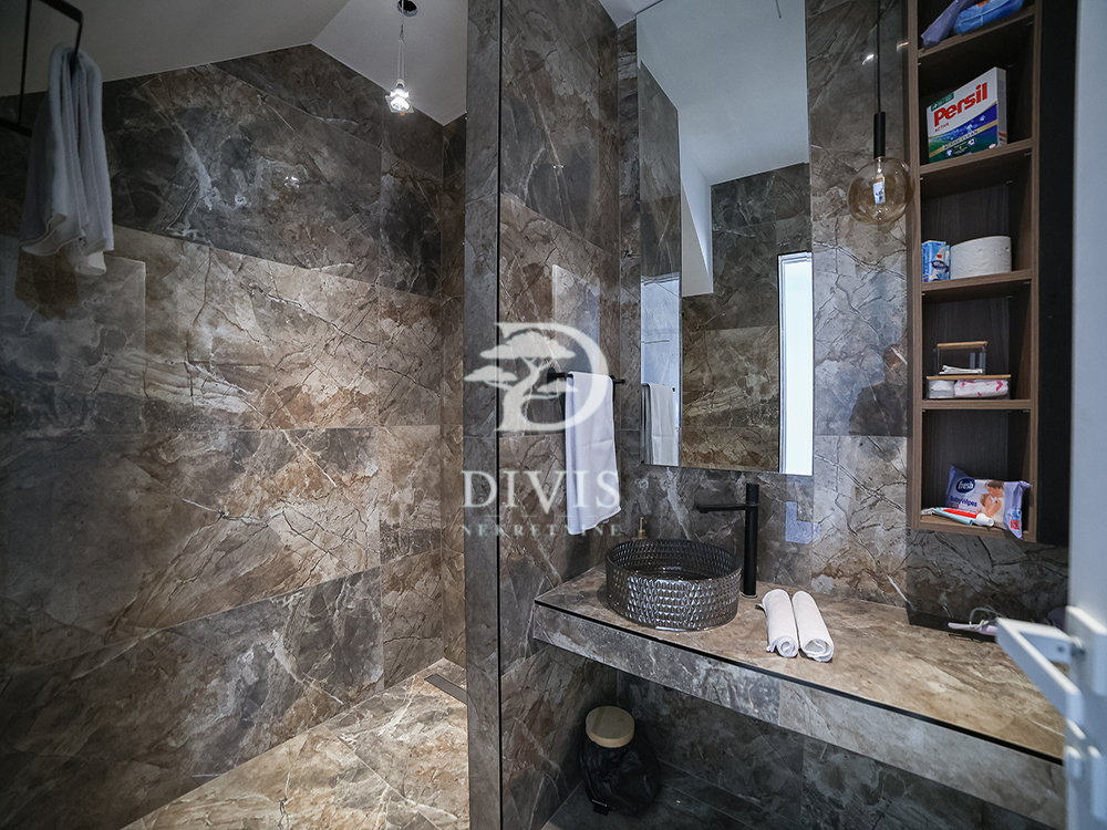 Slika 0 - Mali Požarevac,  Kuća na prodaju, 360m2, 759.000€